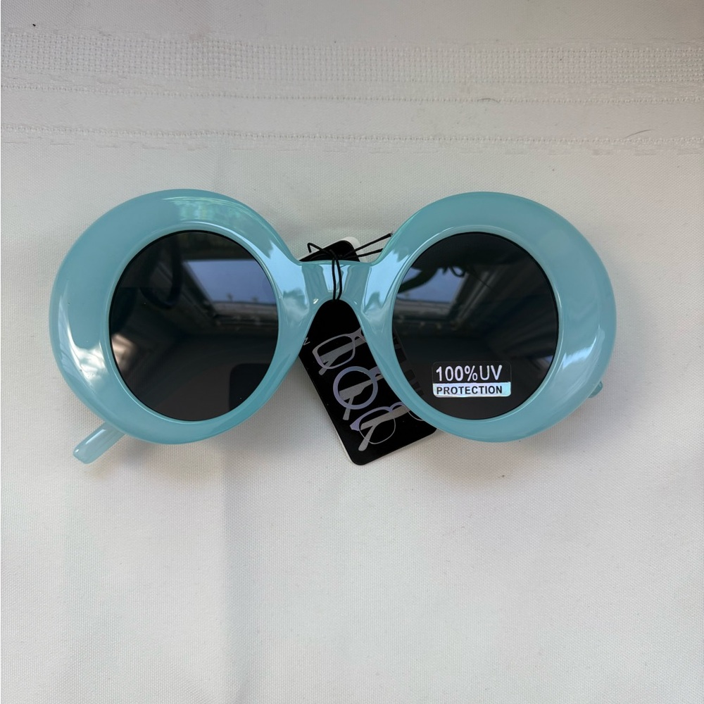 Round baby Blue Statement Sunglasses
